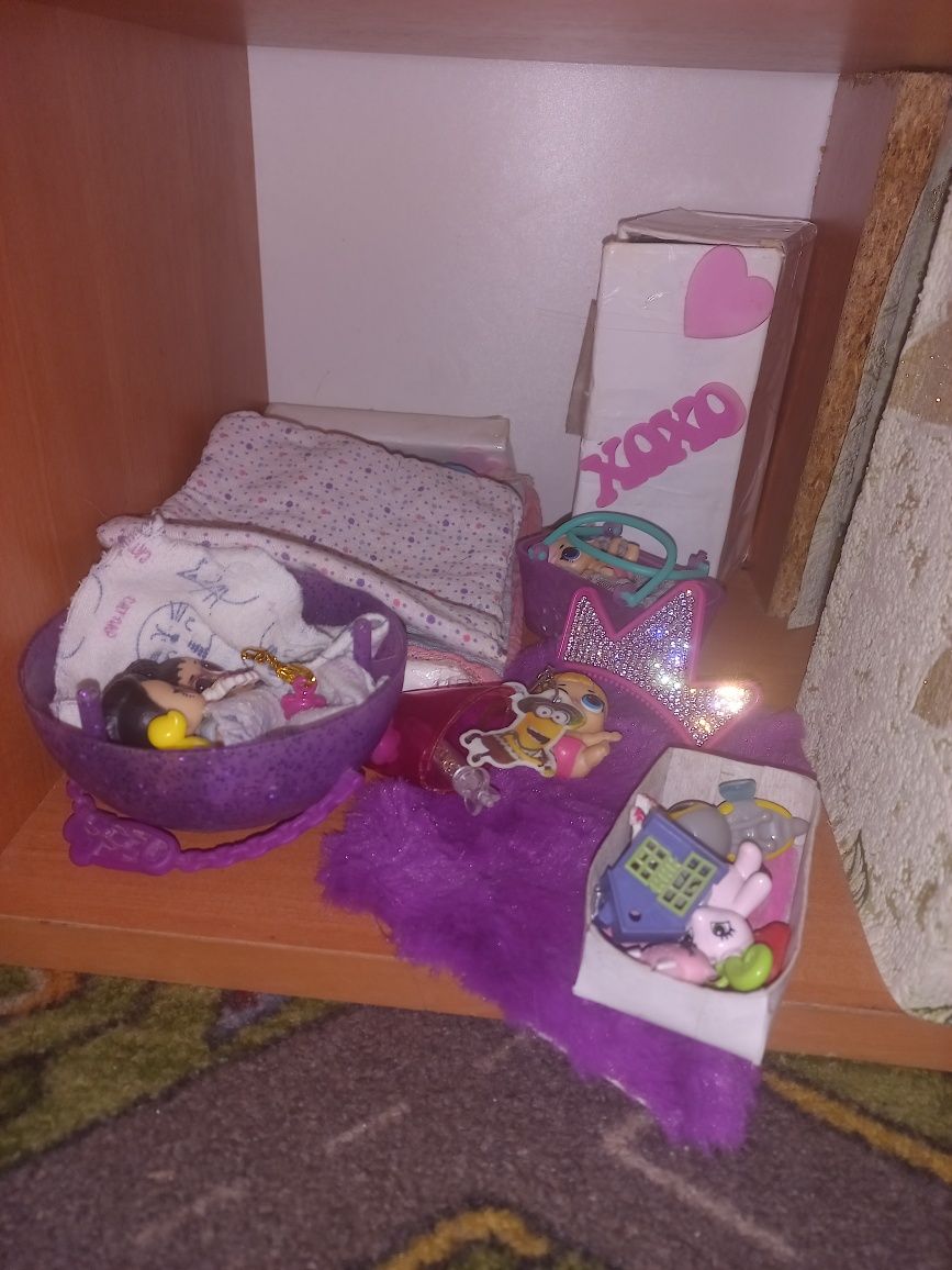 Ляльковий будиночок з лолами