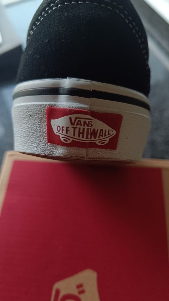 Sapatilhas Vans N 37 novas Originais