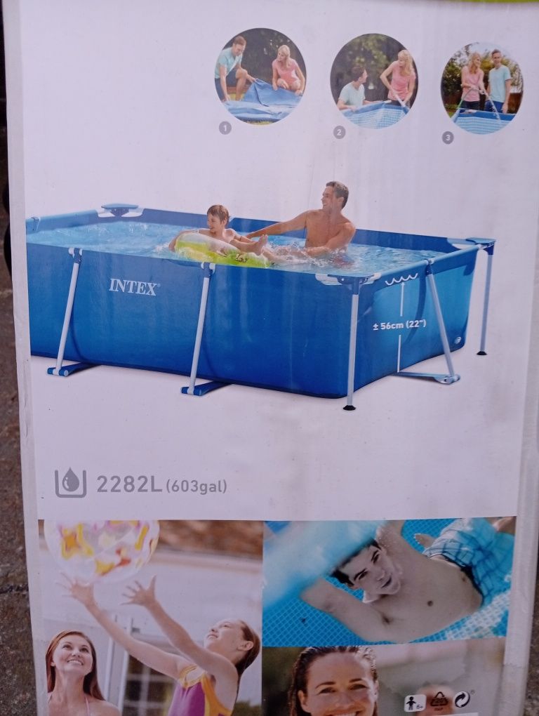 Sprzedam basen stelażowy INTEX.