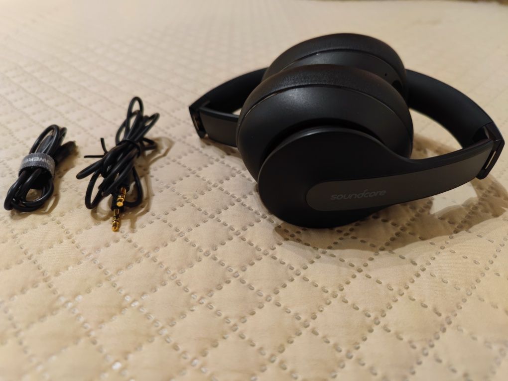 Headphones Soundocore Life Q10