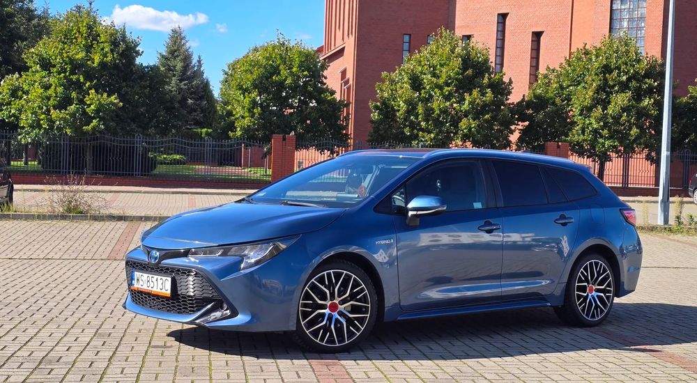 Toyota Corolla Corolla 2l Hybryd ,184 KM , salon, bezwypadkowa . Cena do negocjacji.