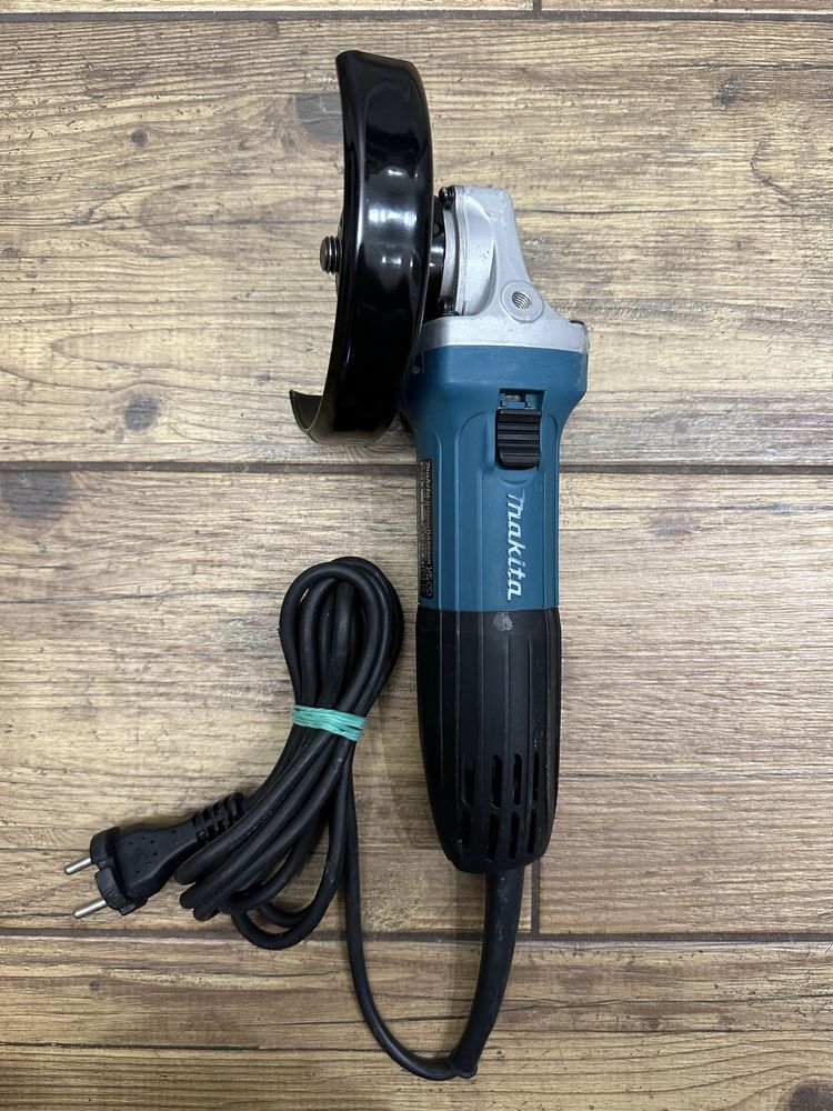 Szlifierka kątowa sieciowa GA5030R (125mm 720W) Makita