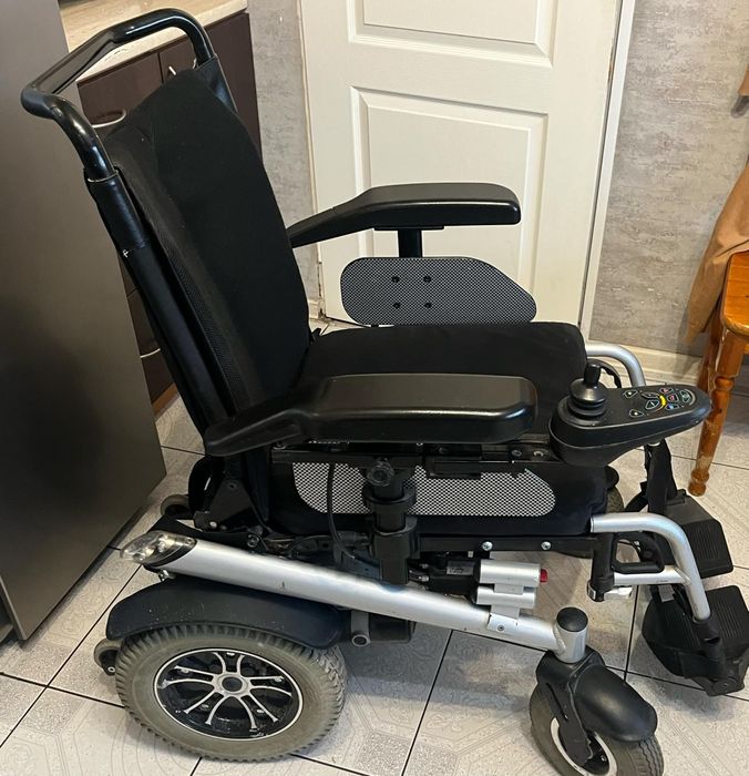 Wózek inwalidzki elektryczny