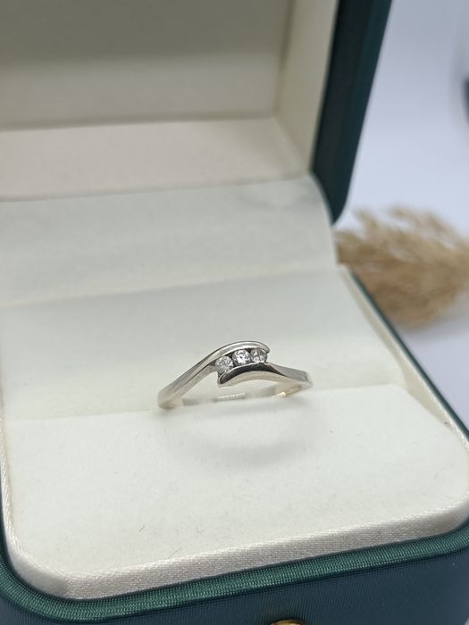 Pierścionek z białego złota, złoto 585