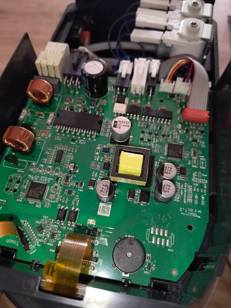 Serwis elektroniczny, naprawa sprzętów retro i nowoczesnych.