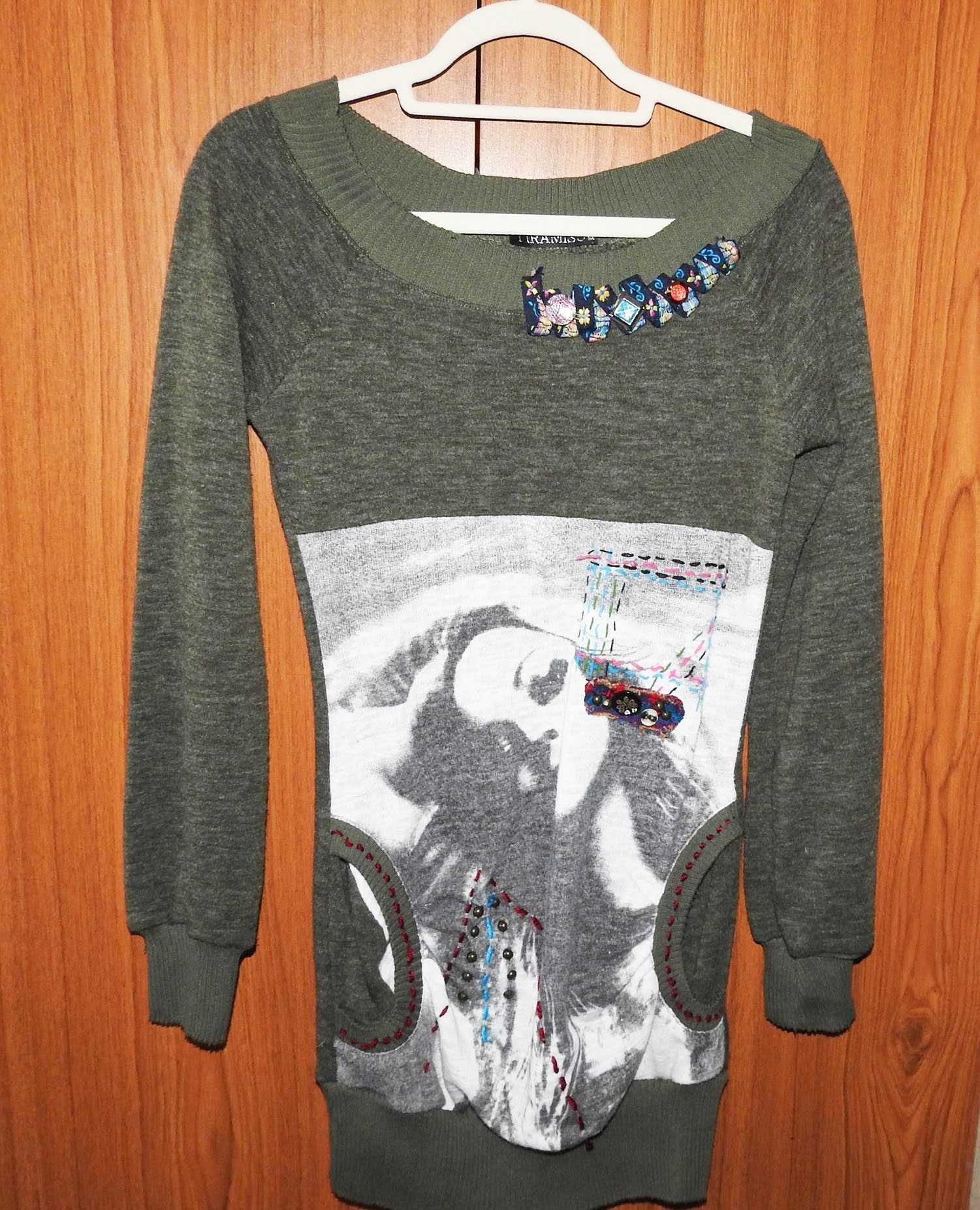 Długi damski sweter - M