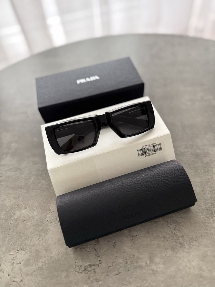 Okulary przeciwsłoneczne PRADA