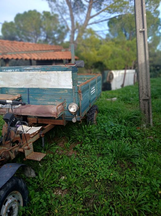 Motoenxada com reboque