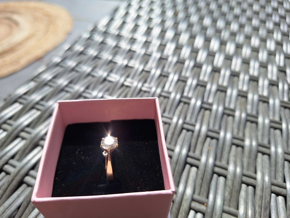 Pierścionek złoty z Diamentem 1,05ct barwa E - bezbarwny unikat