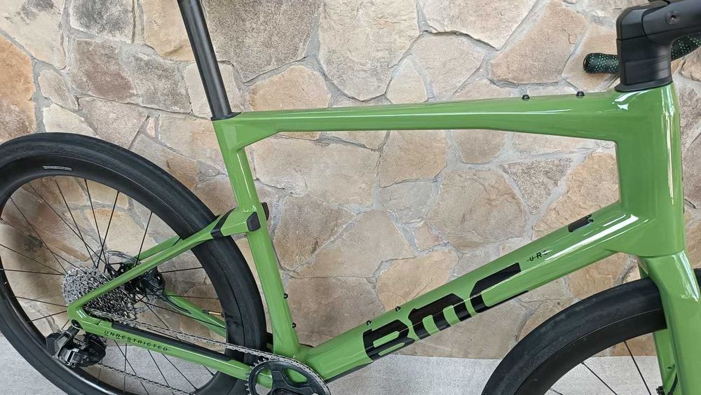 Карбоновий гравел BMC URS Two Gravel Bike eTap AXS