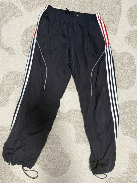 Костю adidas червоний