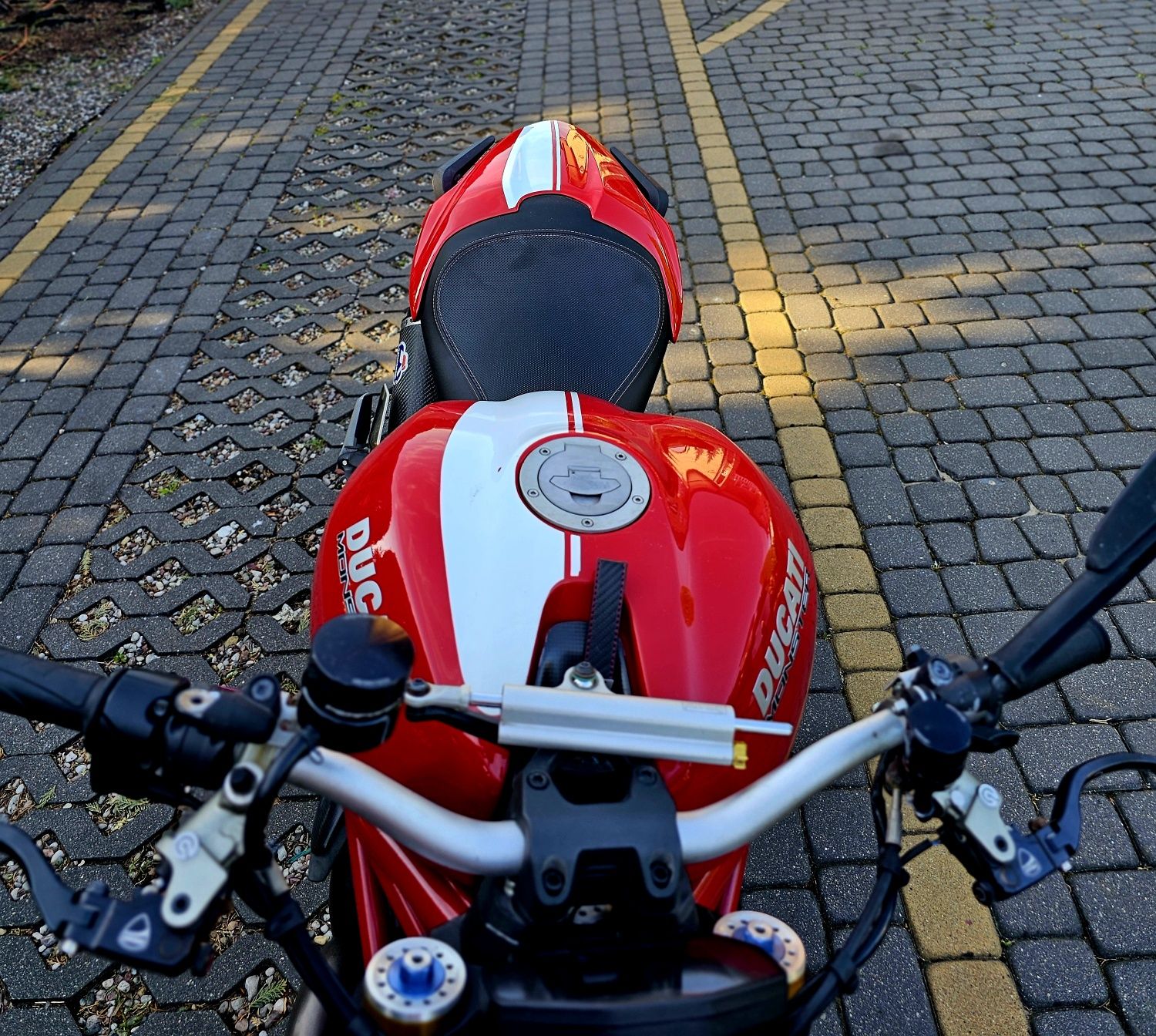 Ducati Monster 1200 S Przebieg 9300KM Maksymalne doposażenie, duży ser