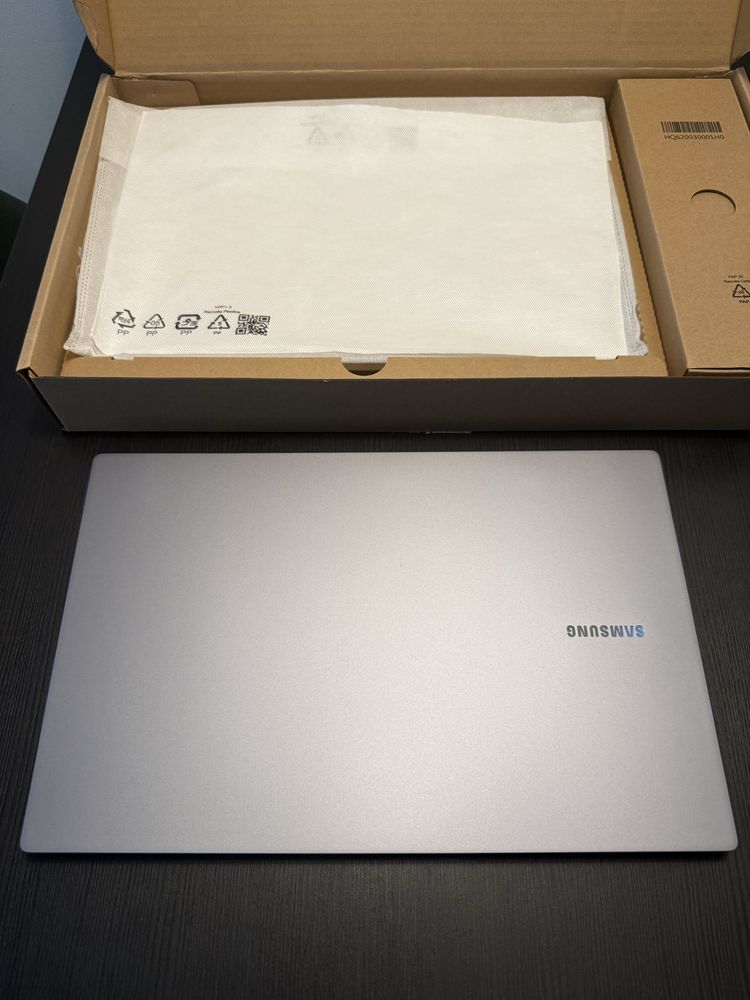 Samsung Galaxy Book4 16/512gb Core i5 15.6" СТАН НОВОГО! 4 цикли заряд