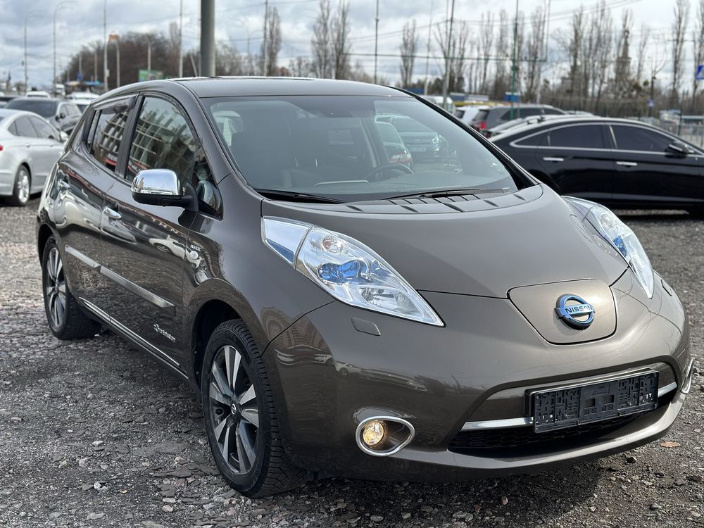 В наличии Nissan Leaf 2016г 11/12 ячеек 30 kWh