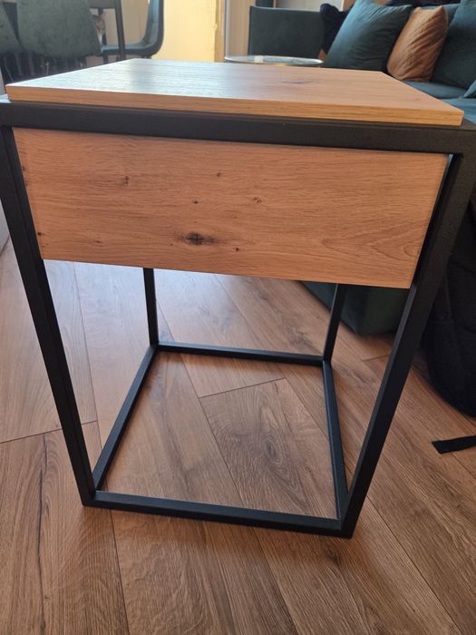 Stolik nocny w stylu loftowym