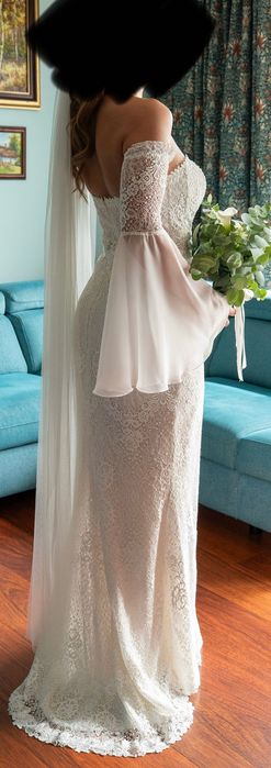 Suknia ślubna o kroju syrenki