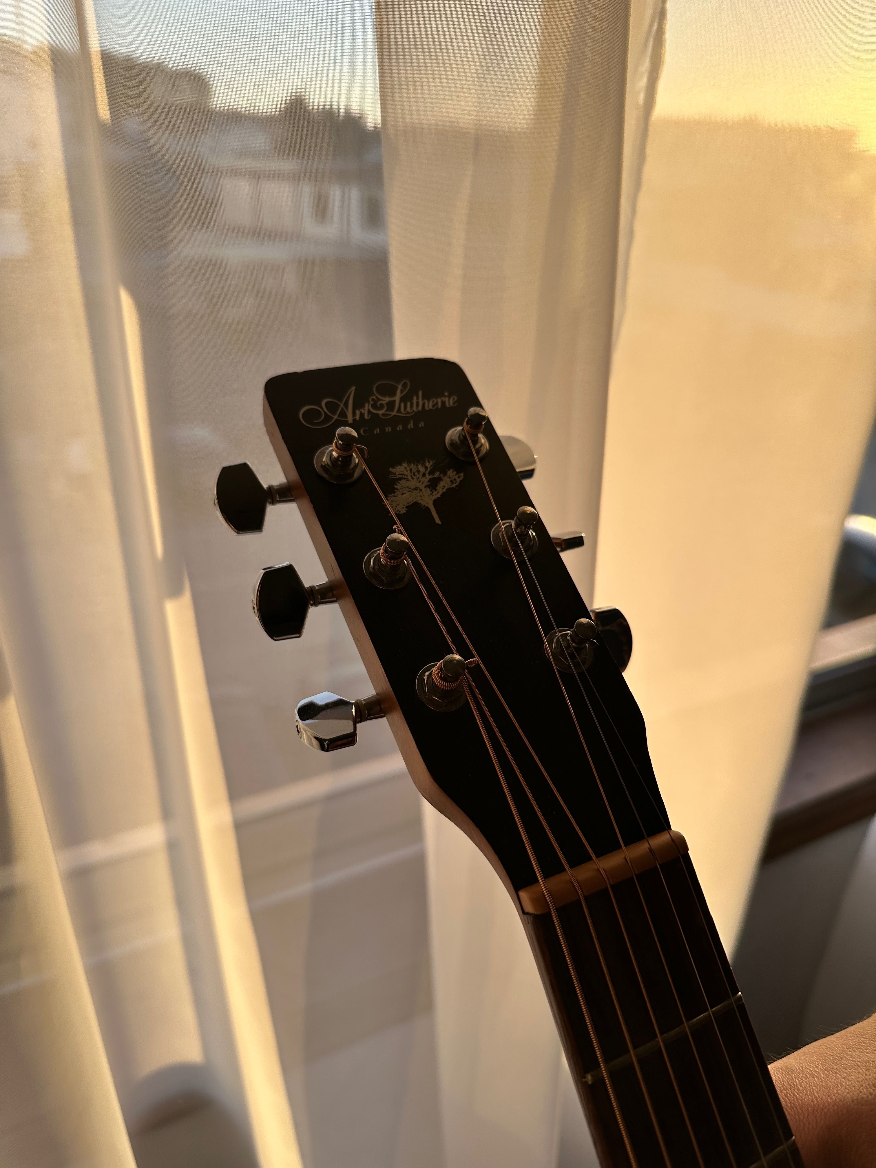 Guitarra Acústica ‘Art & Lutherie’ - Made in Canada