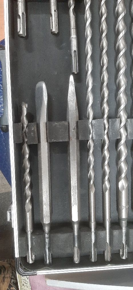 Набор буров makita.