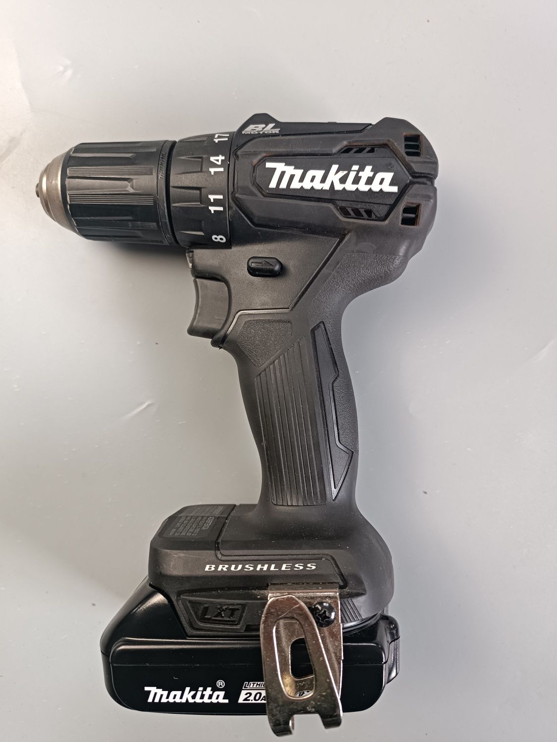 Набір шуруповертів Makita CX200RB.