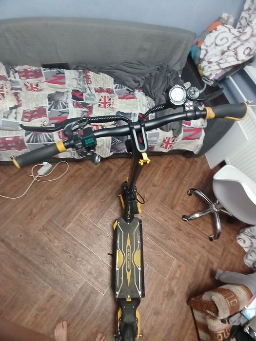 Продам електросамокат Blade mini