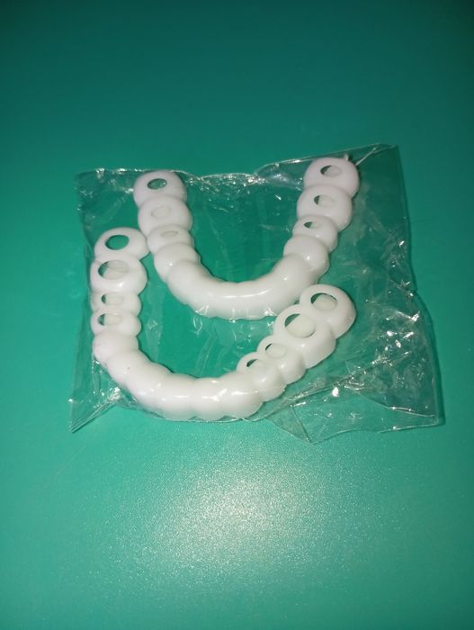 Sztuczne zęby, halloween