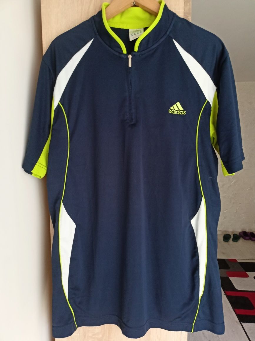 Męska koszulka sportowa Adidas. Rozmiar L. 
Stan bardzo dobry.
Vintage