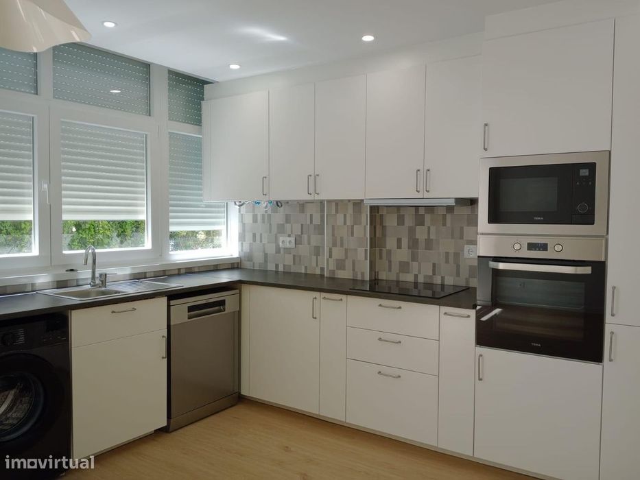 Apartamento T2 para arrendamento - Damaia Cima