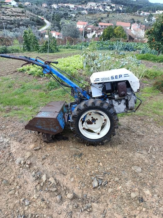 Trator sep 2500. Usado, mas em bom estado