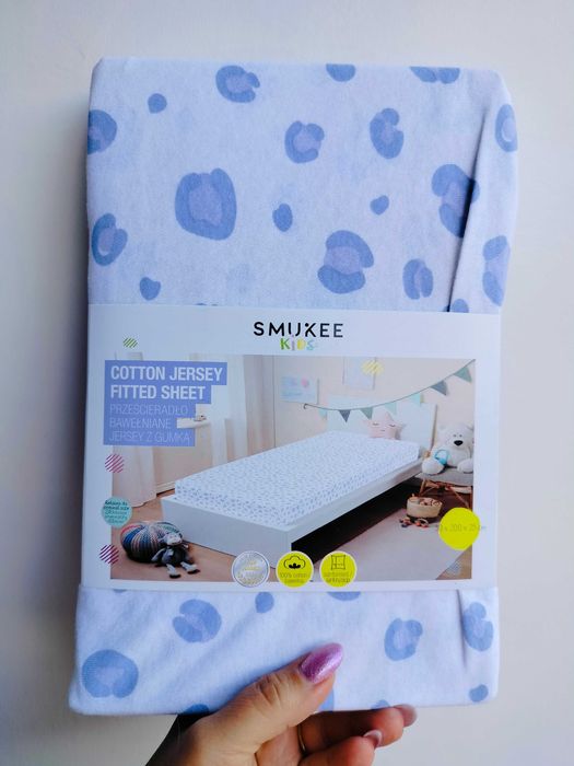 Prześcieradło bawełniane dziecięce białe w fioletowe cętki 90x200x25