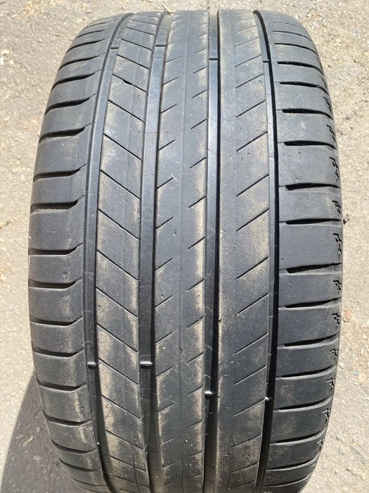 Шини  285/40/21  мішелін 1 шт  і бріджстоун 1 шт