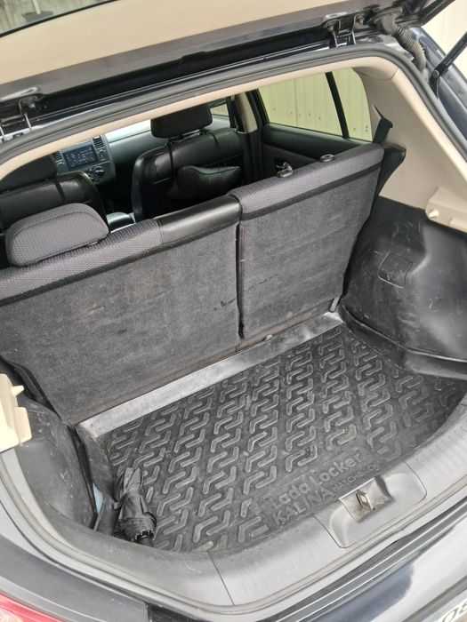 Nissan Tiida 2008, гарний стан