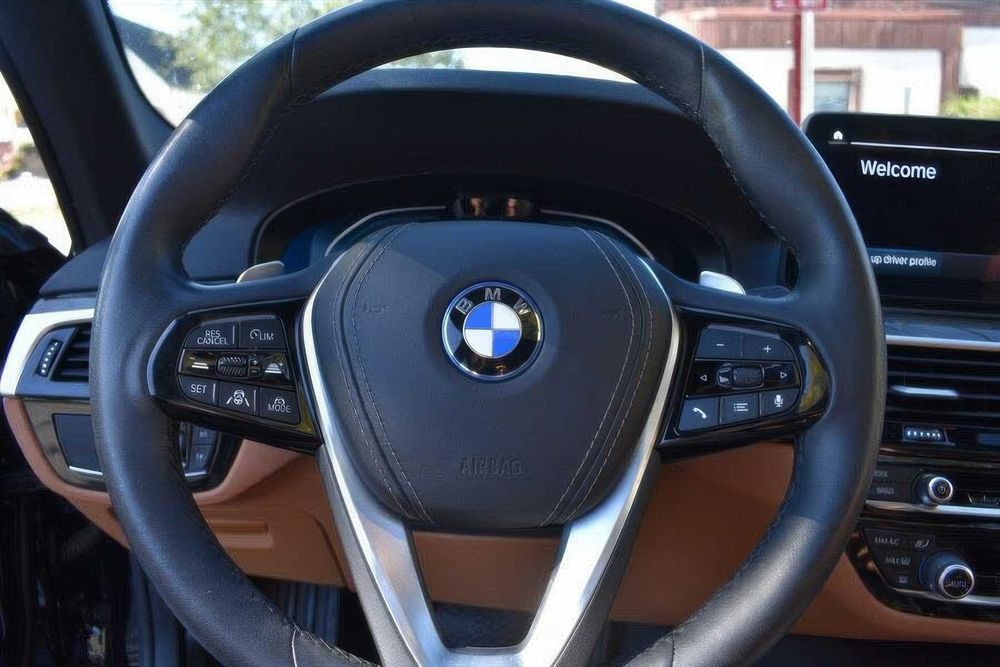 BMW 5 Series 530e Hybrid Plug-in      2023