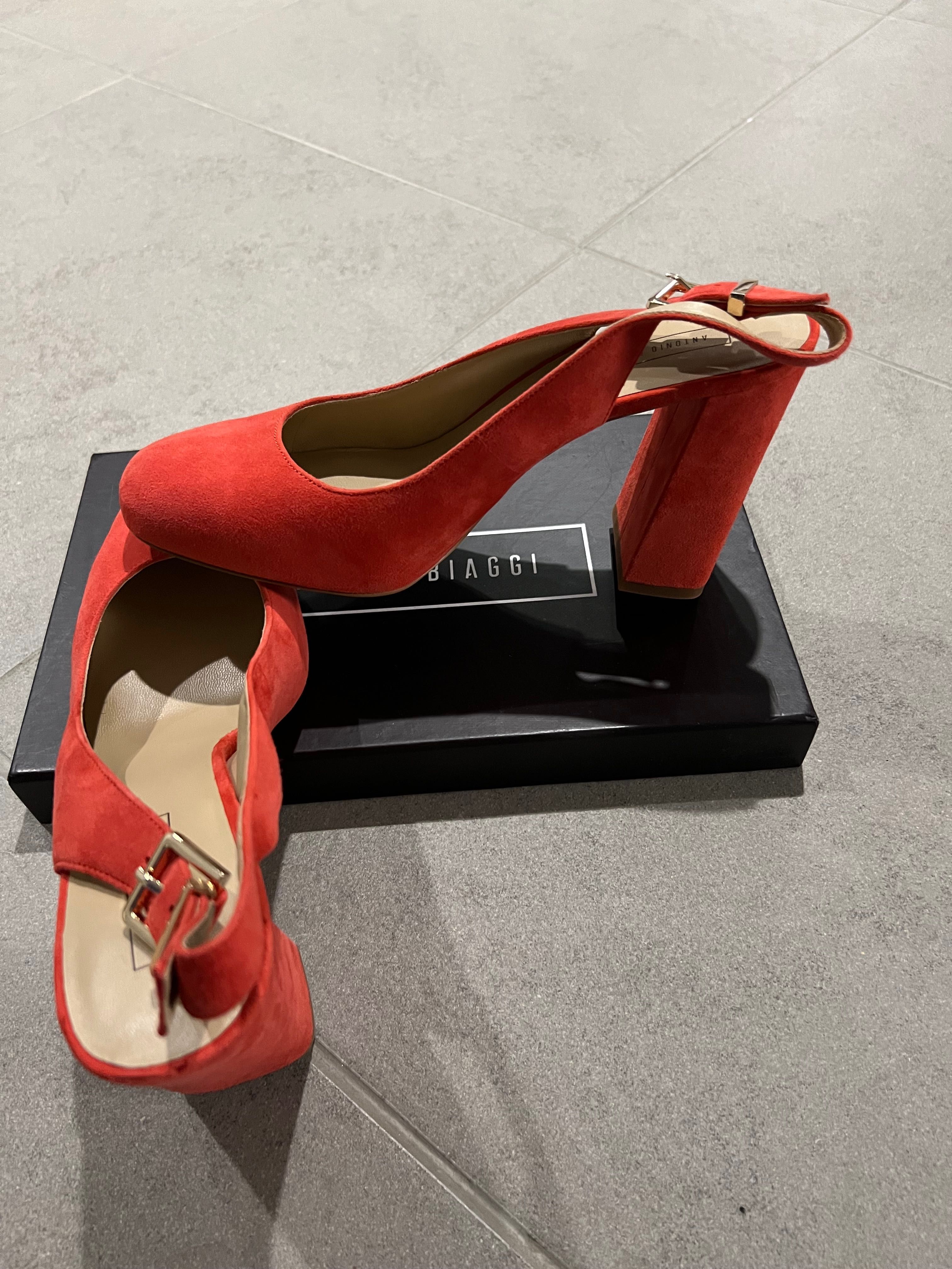 Продам жіночі туфлі Antonio Biaggi