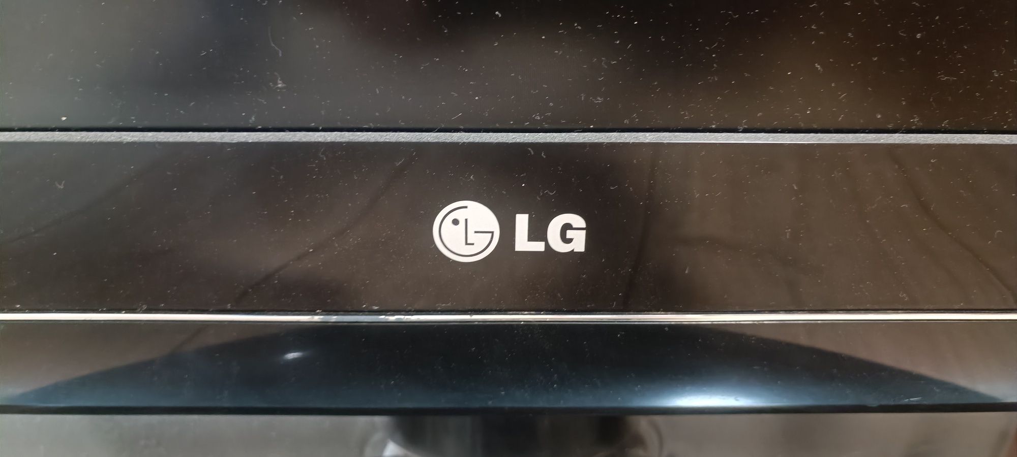 Телевізор LG великий