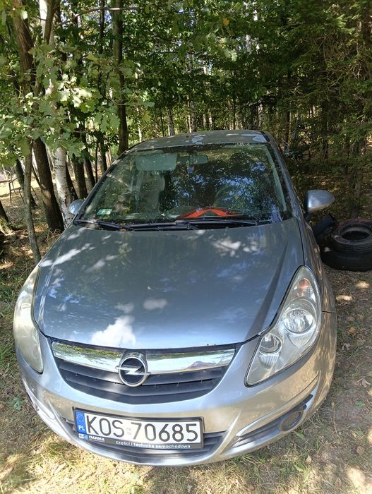 Opel corsa -uszkodzona