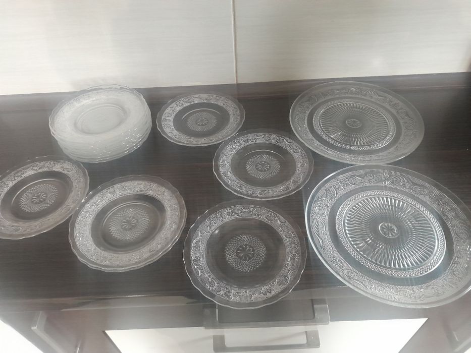 Sprzedam talerze deserowe