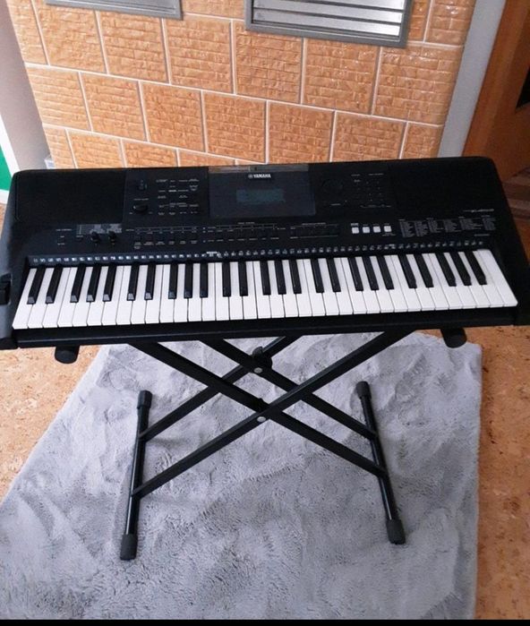 Синтезатор Yamaha PSR E453
