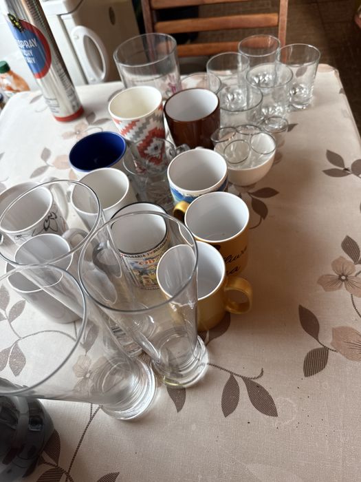 Kubki szklanki kufle