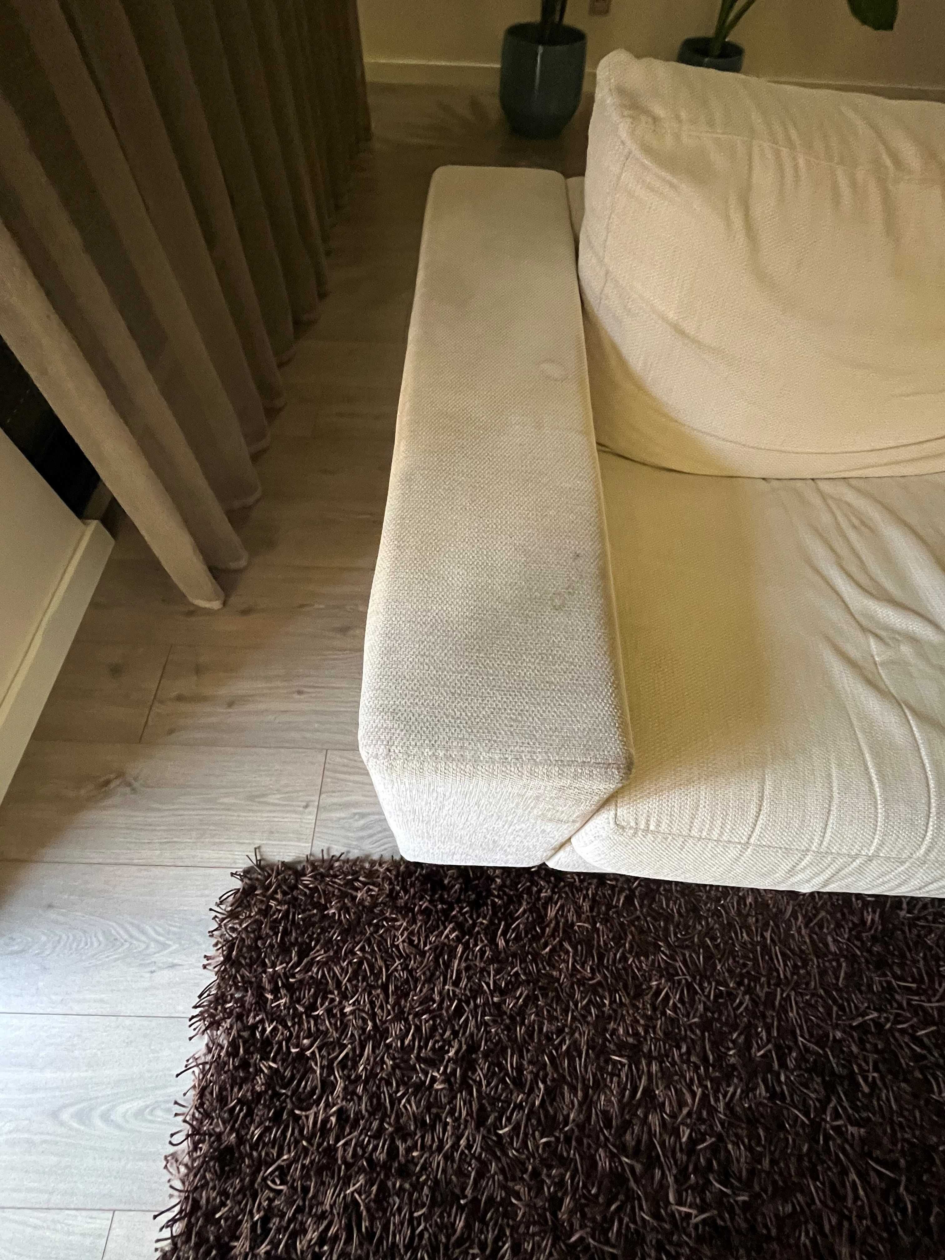 Sofá 4 lugares em tecido chaise longue