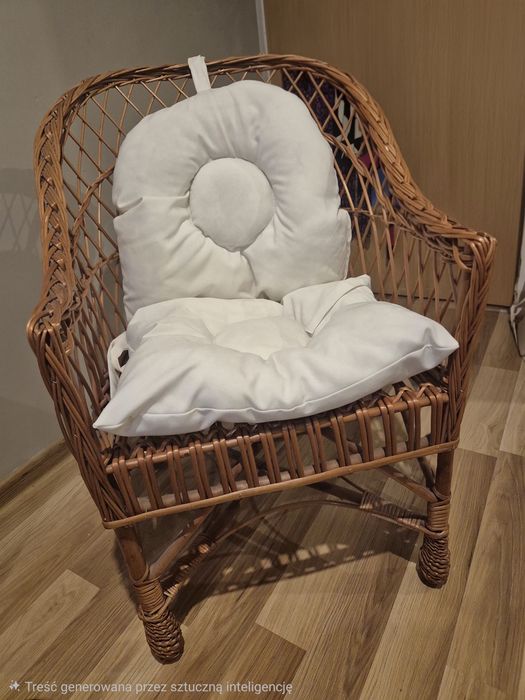Tytuł: Stylowy fotel wiklinowy – wygodny, naturalny, w świetnym stanie