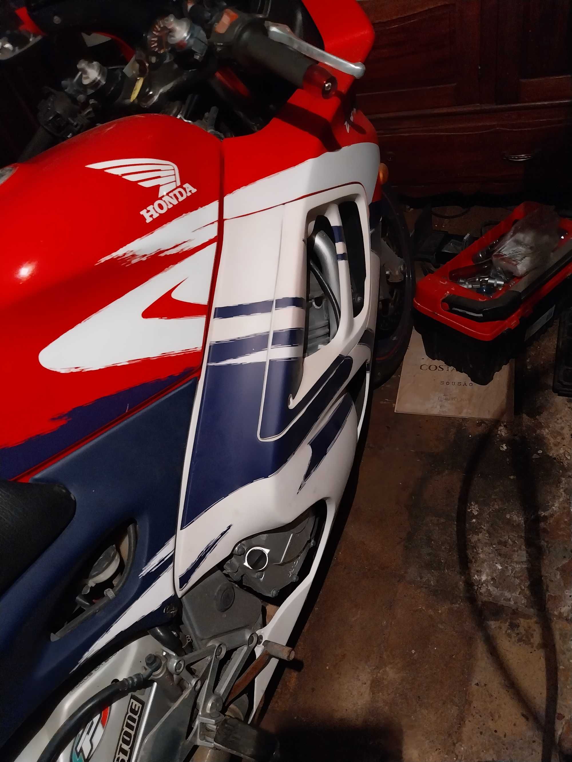 Cbr 600 f3 em boas condições