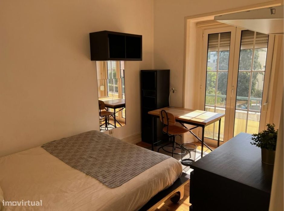 Quarto - localizado em Sete Rios Lisbon