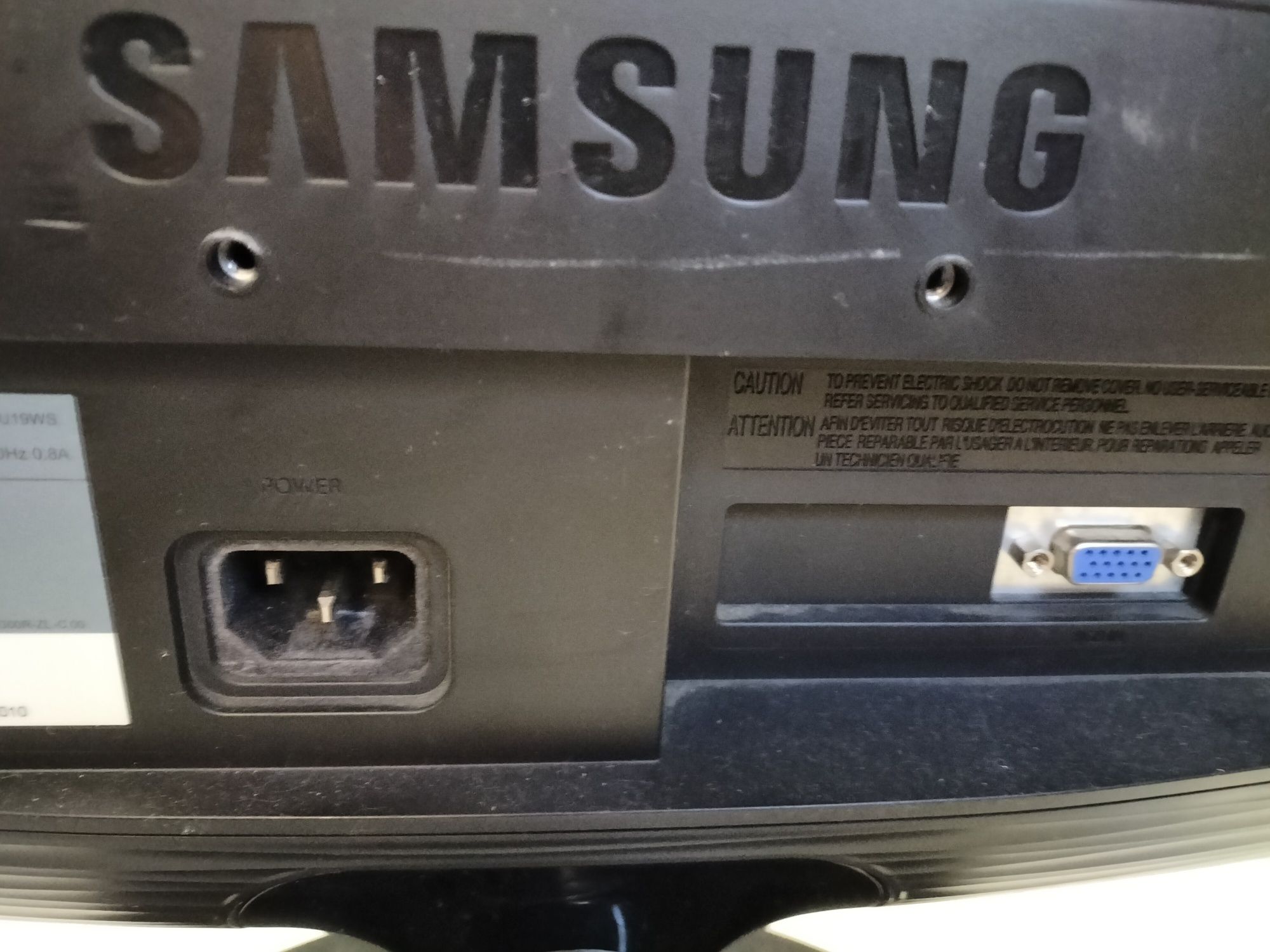 Computador portátil + monitor