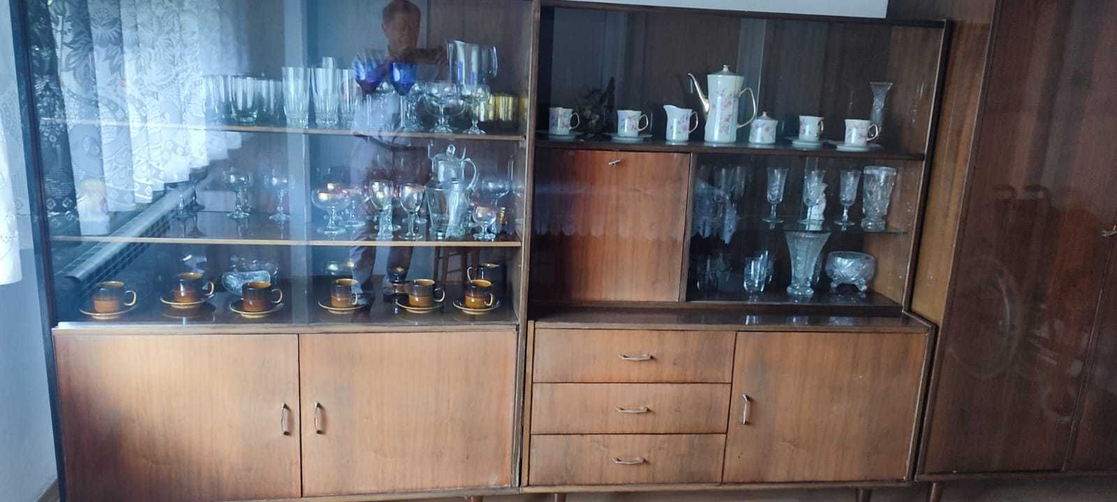 MEBLOŚCIANKA PRL wysoki połysk