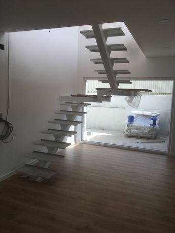 Escadas ferro lacadas branco