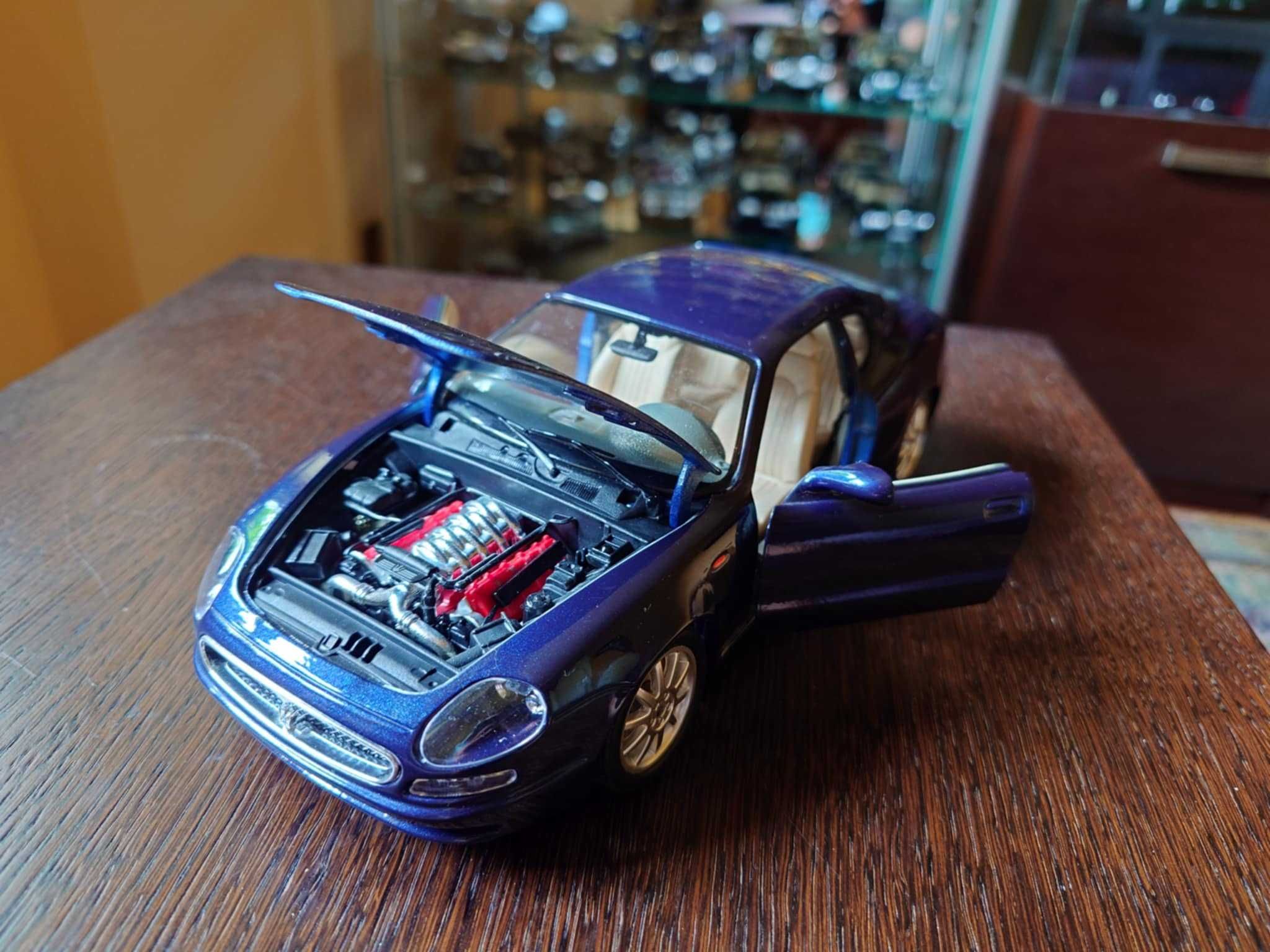 Maserati 3200 GT Bburago 1:18