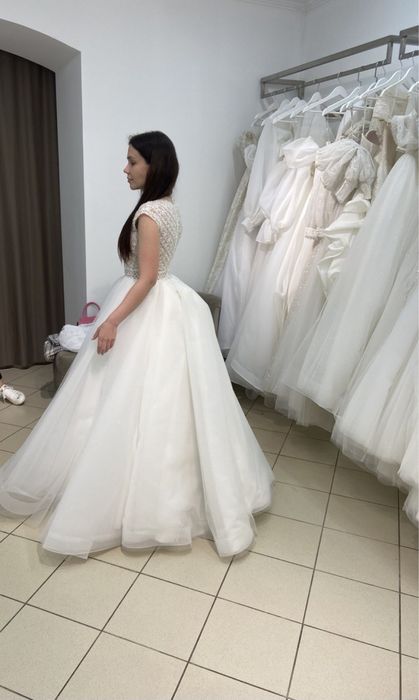 Весільна сукня для принцеси. Не вінчана!