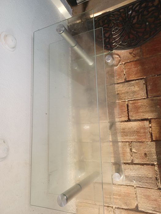 Vende se mesa de vidro