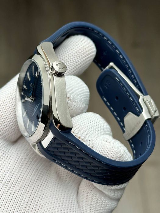 Швейцарские часы Omega Seamaster Aqua Terra 150 m Rubber Strap