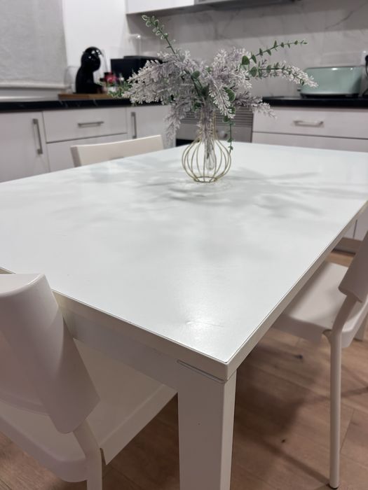 Mesa cozinha IKEA 75×25 cm + 4 cadeiras - bom estado
